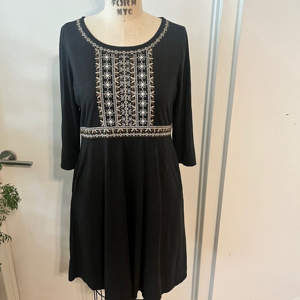GARNET HILL Embroidered-Bodice Black Knit Lagenlook Dress Size Small